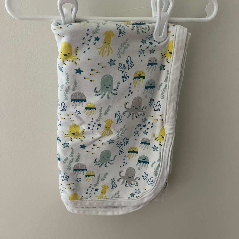 Apple Park organic sea life blanket